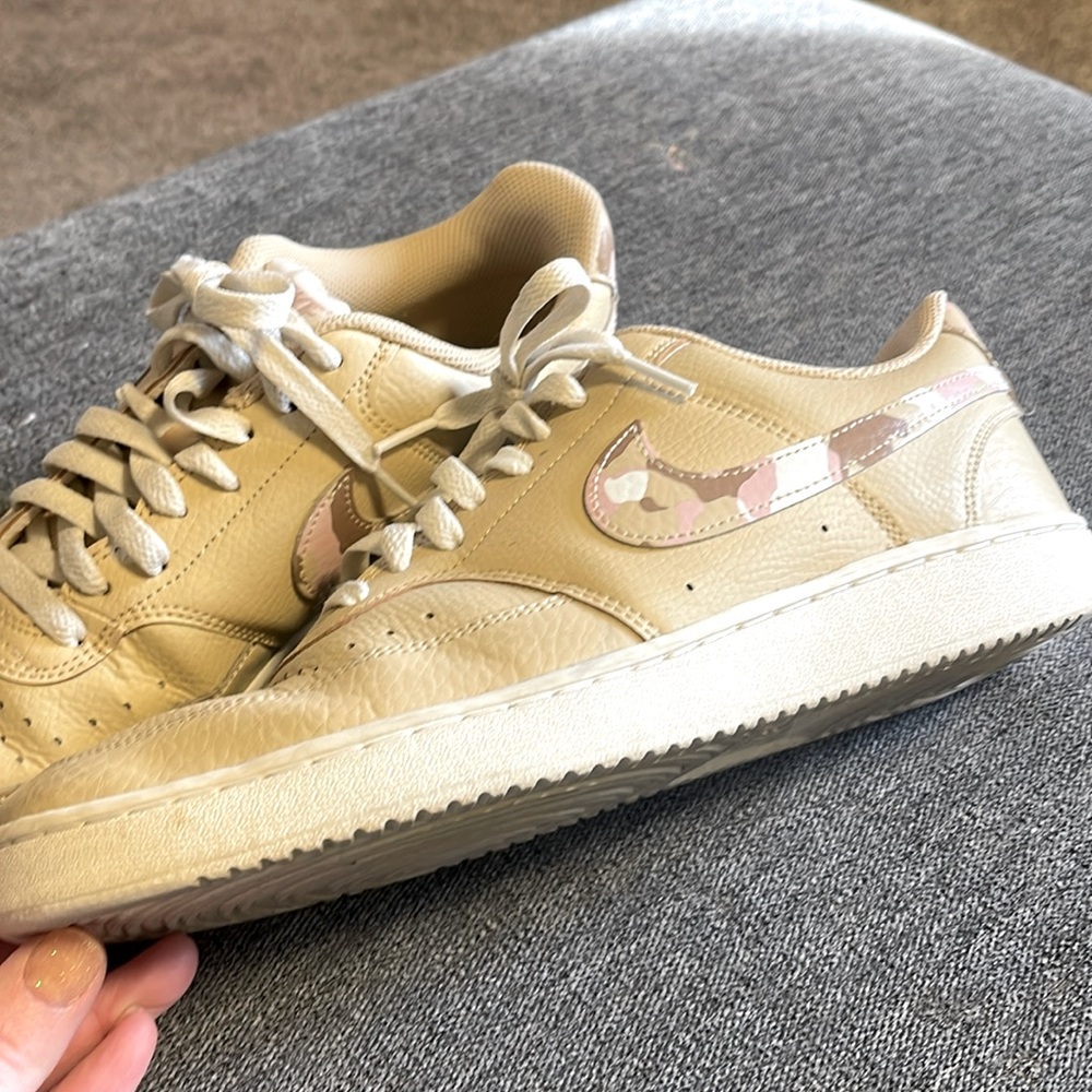 Nike
(WMNS) Nike Court Vision Low 'Sesame Camo' DX3734-200